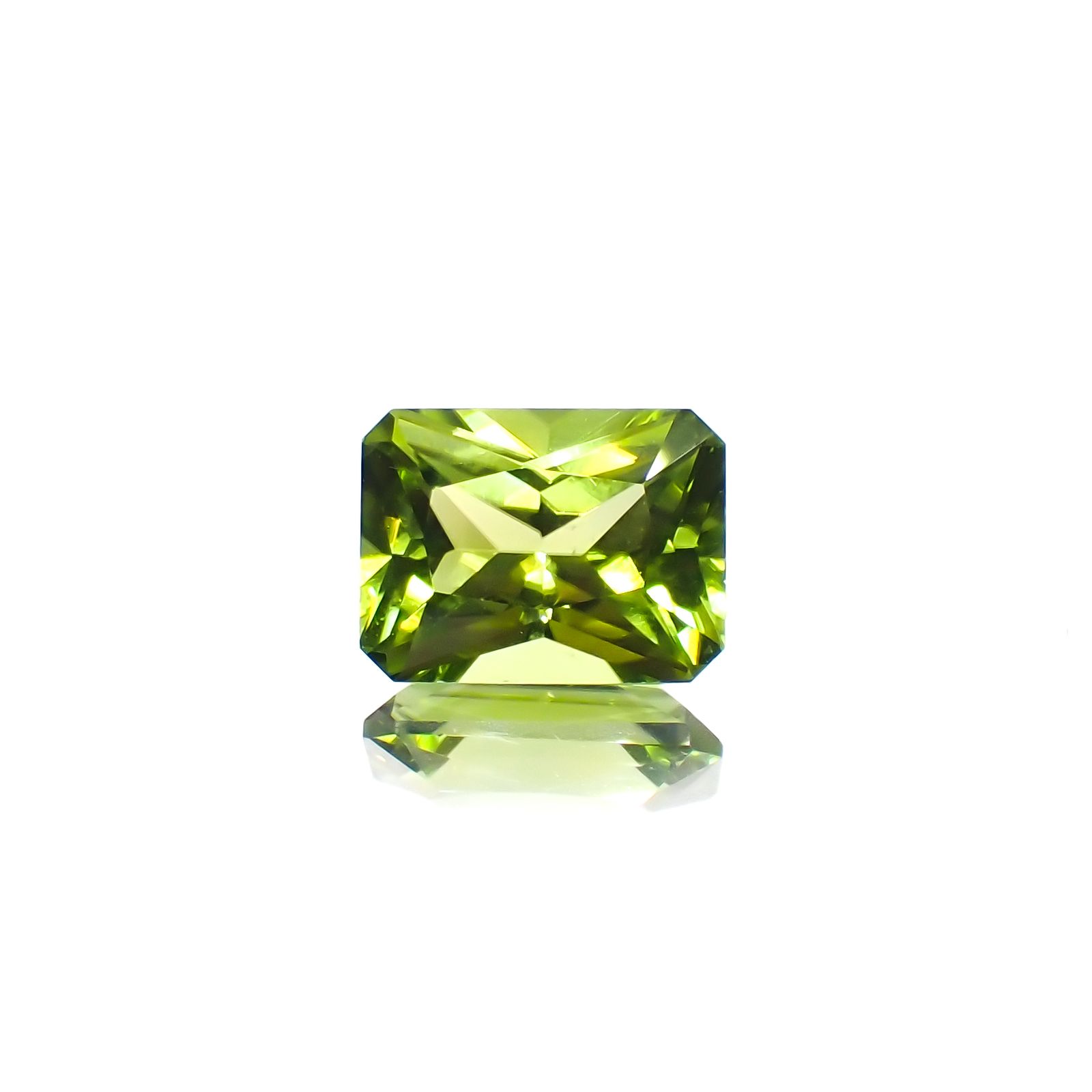 ペリドット 中国産 1.73ct[230622293]8.1x6.1mm前後