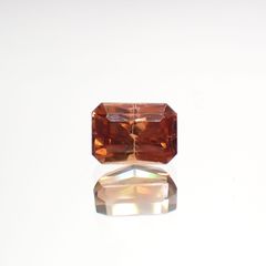 カラーシフトマラヤガーネット(宝石名ガーネット)タンザニア産 1.35ct 識別済[220115014]6.7x4.7mm前後