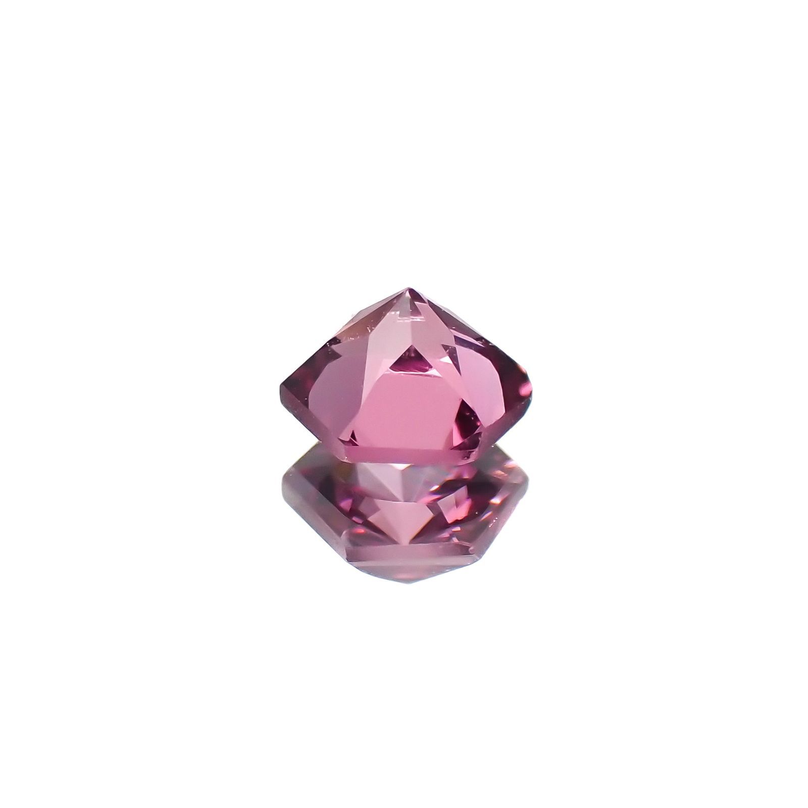 ◇ヘキサゴンカット◇カラーシフトマラヤガーネットSA(宝石名ガーネット)タンザニア産 0.37ct 識別済[220918042]4.1x4.1mm前後