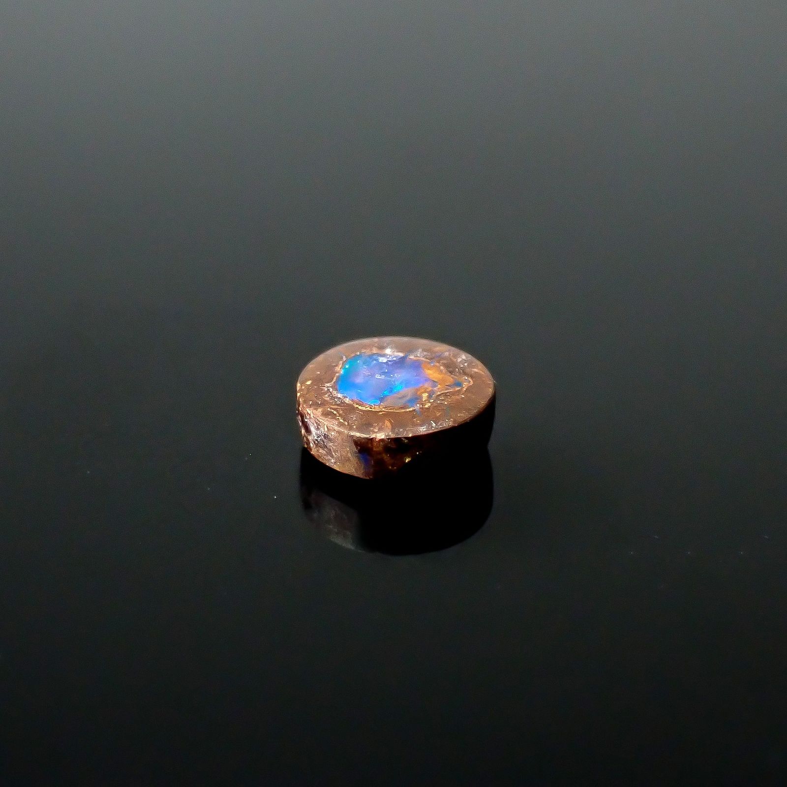 ウッドオパール オーストラリア産 0.45ct / 5.2x5.1mm前後 [251131295]