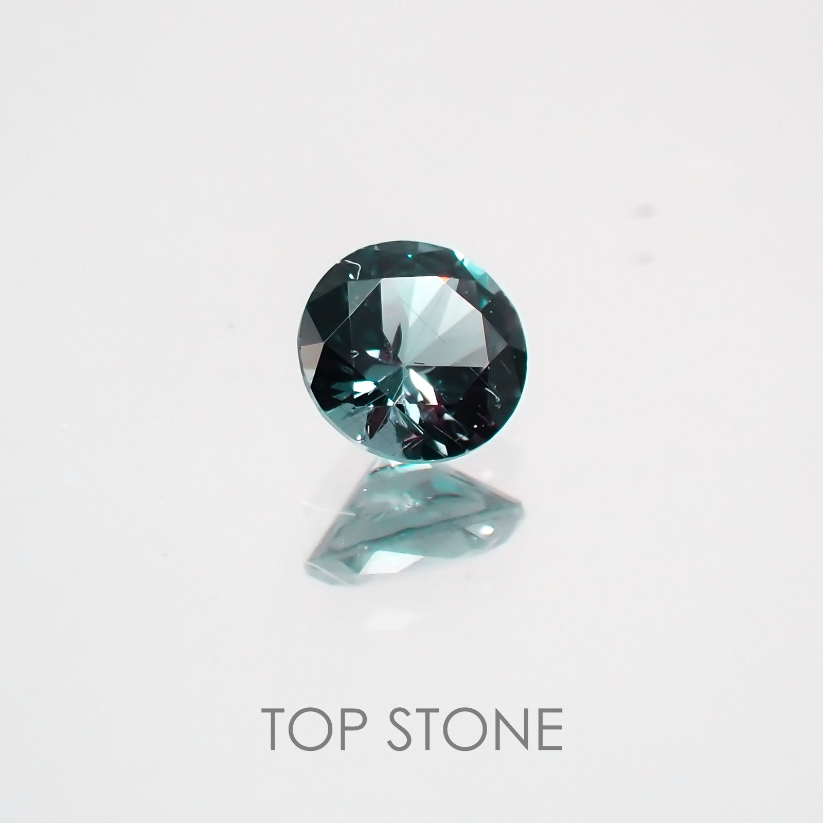 カラーチェンジガーネット(アレキタイプ) マダガスカル・ベキリー産 ルース 0.138ct[21029484]3.3×3.3mm前後