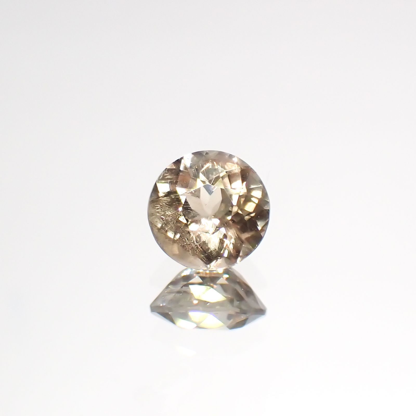 ダイアスポア(宝石名ダイアスポア)トルコ産 0.87ct 識別済[220516030]5.9x5.9mm前後