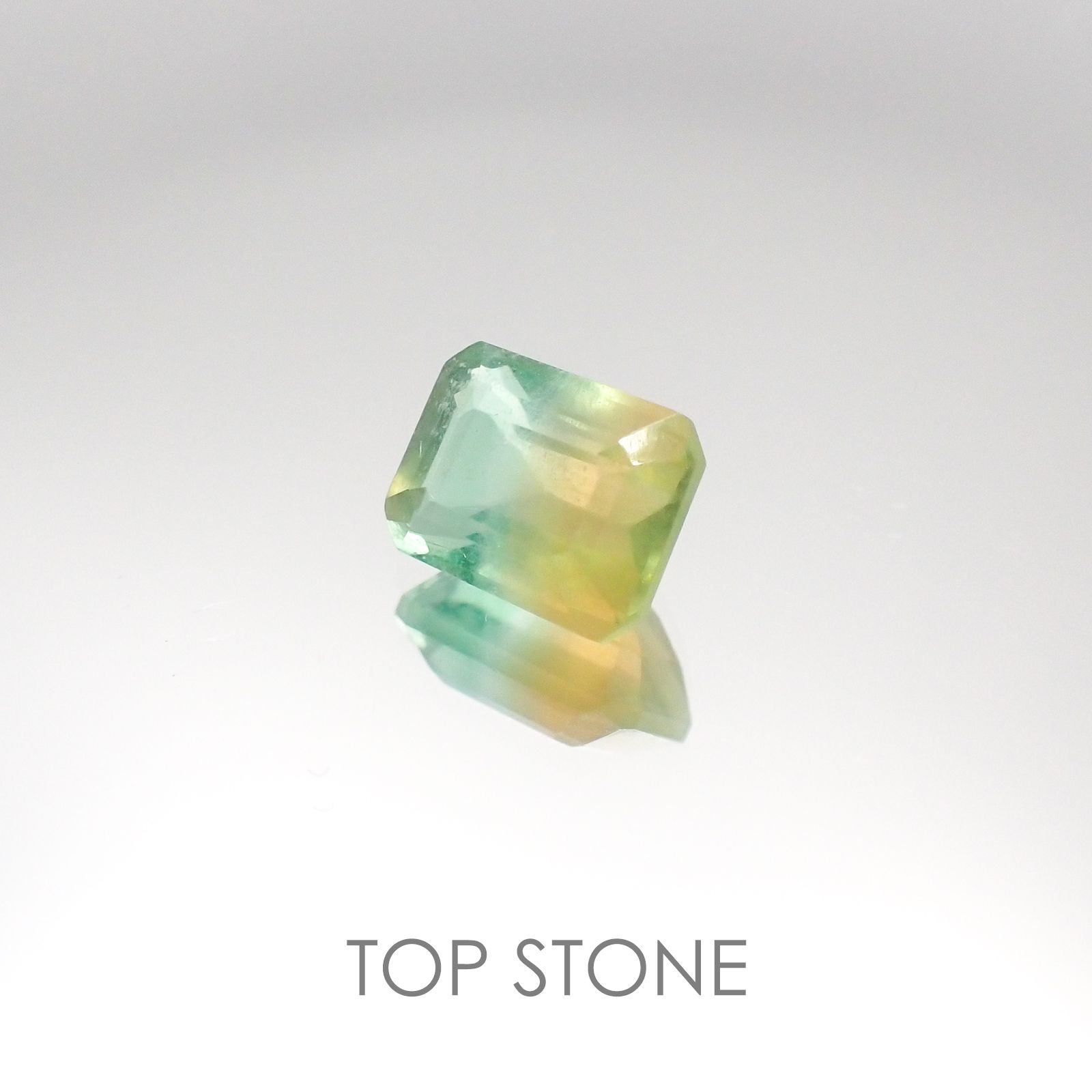 バイカラーフローライト ブラジル産 ルース 2.04ct[20095599]7.9×6.1mm前後
