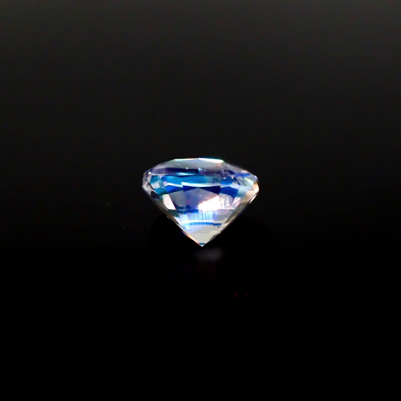 レインボームーンストーン マダガスカル産 1.24ct[240928967]6.8x6.7mm前後