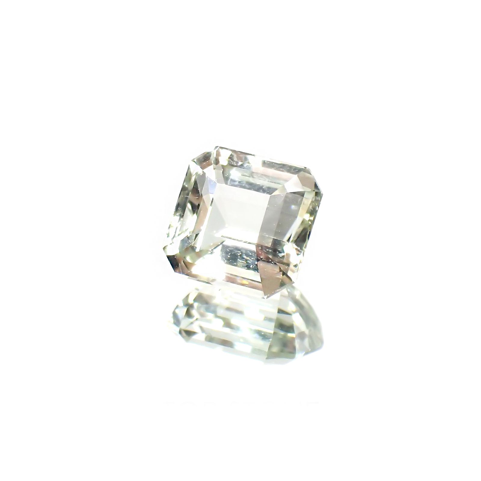 グリーントルマリン(宝石名トルマリン) ルワンダ産 ソ付(彩珠) 1.938ct / 7.1x6.9mm前後 [211013640]