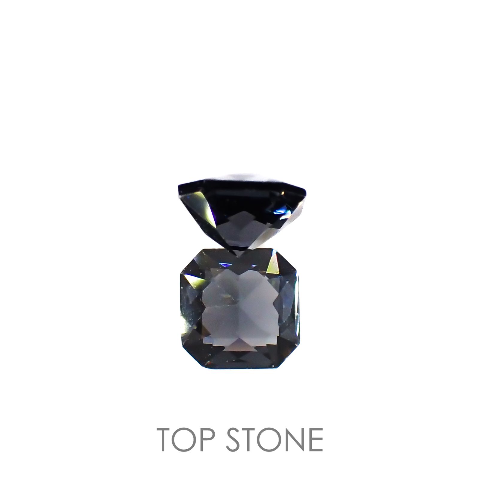 グレースピネル(宝石名スピネル)ビルマ/マダガスカル産 0.70ct 識別済[220716821]5.2x5.2mm前後