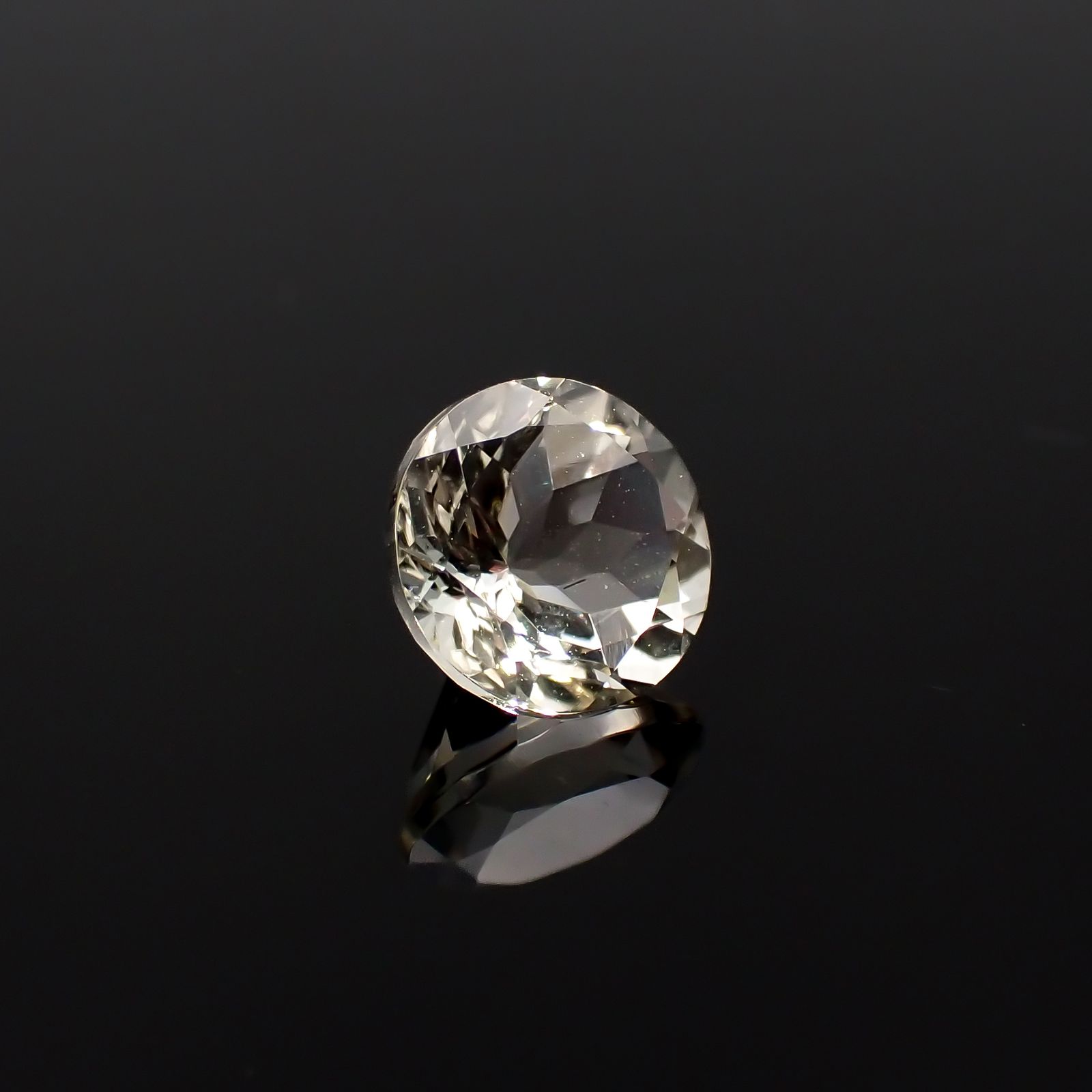 イエロースキャポライト フルオレッセンス(宝石名スキャポライト)タンザニア産 1.16ct 識別済[230722654]6.8x6.8mm前後