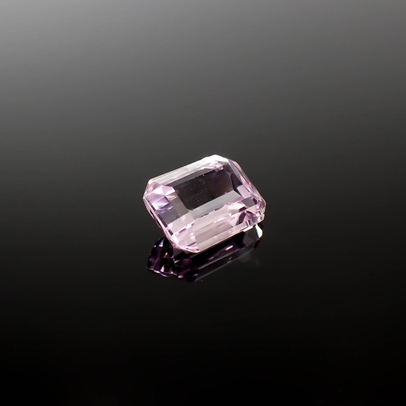 クンツァイト アフガニスタン産 3.61ct[231225142]10.2x7.7mm前後