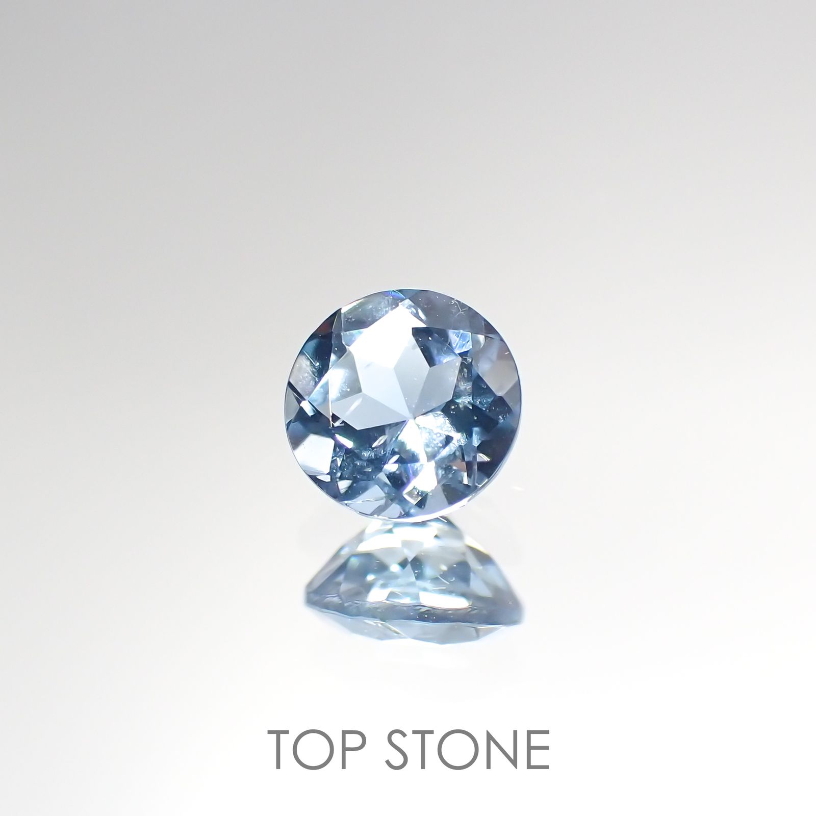 アクアマリン サンタマリアカラー(宝石名アクアマリン) モザンビーク産 0.46ct 識別済[210812595]4.9×4.9mm前後