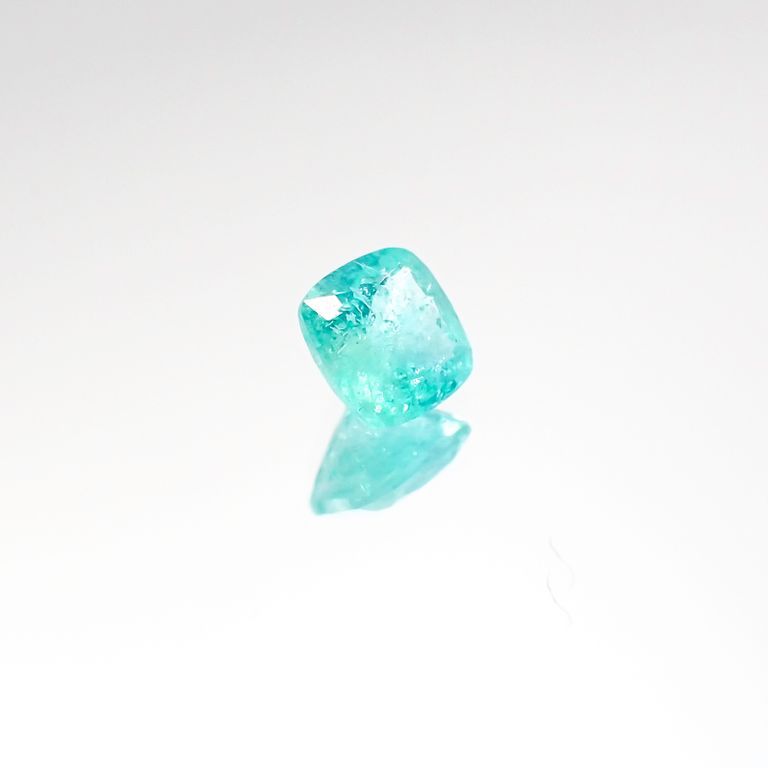 パライバトルマリン(宝石名トルマリン/別名パライバ・トルマリン) ブラジル産 0.289ct ソ付(宝貴協)[20106450]4.0×4.0mm前後