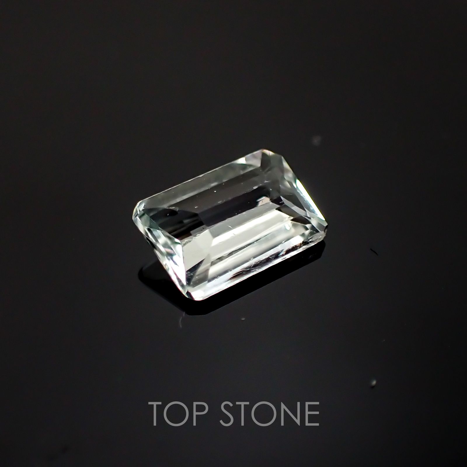 ライムスポジュミン(宝石名スポジュミン) アフガニスタン産 1.33ct 識別済[20128828]8.4×5.7mm前後