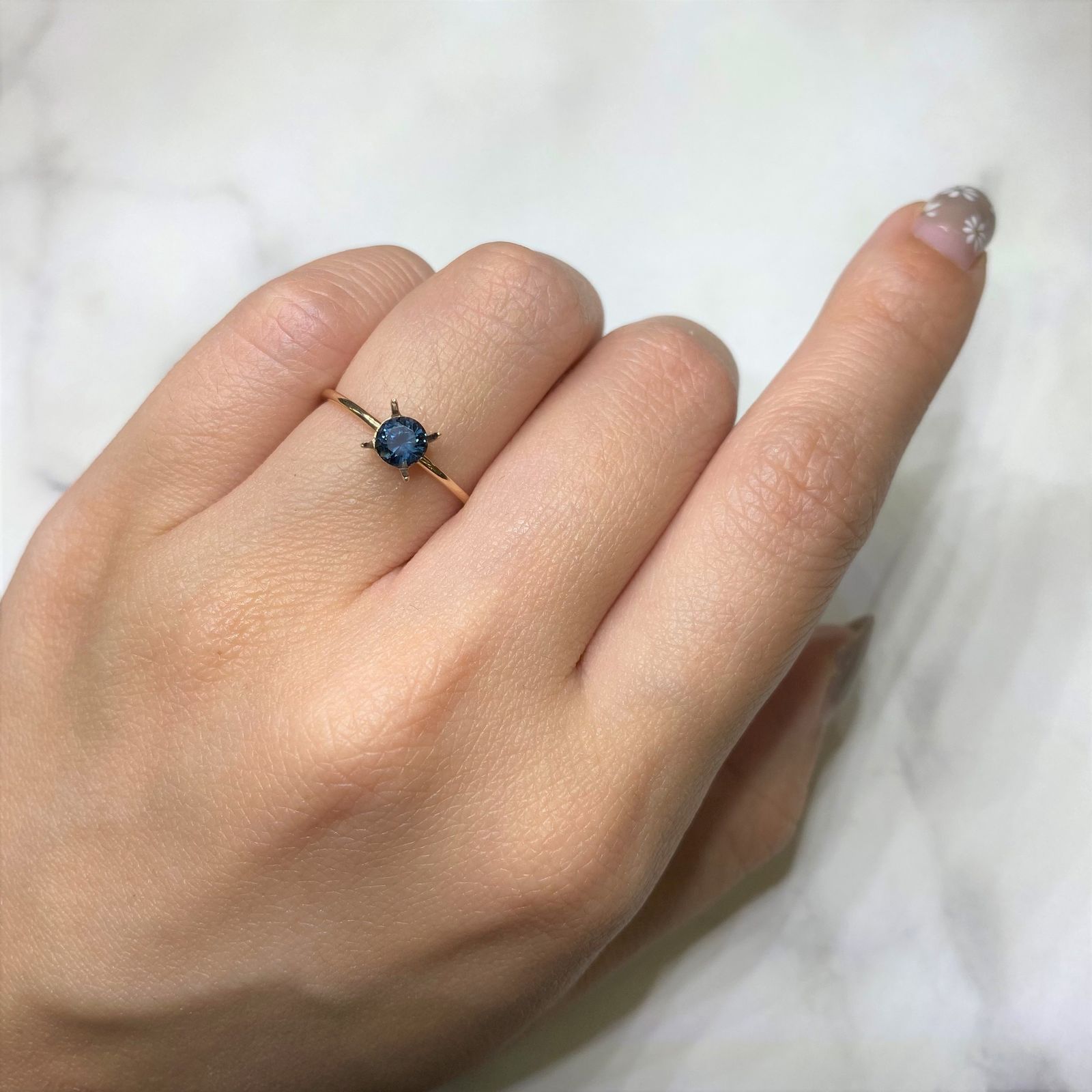 ブルーグレイッシュスピネル(宝石名スピネル) ビルマ産 0.44ct 識別済[210913457]4.6×4.5mm前後