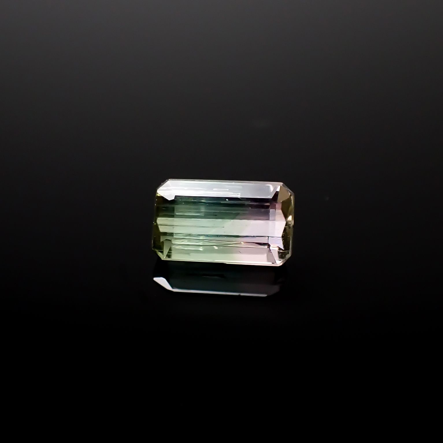 バイカラートルマリン アフガニスタン産 0.73ct[240929143]6.4x3.7mm前後