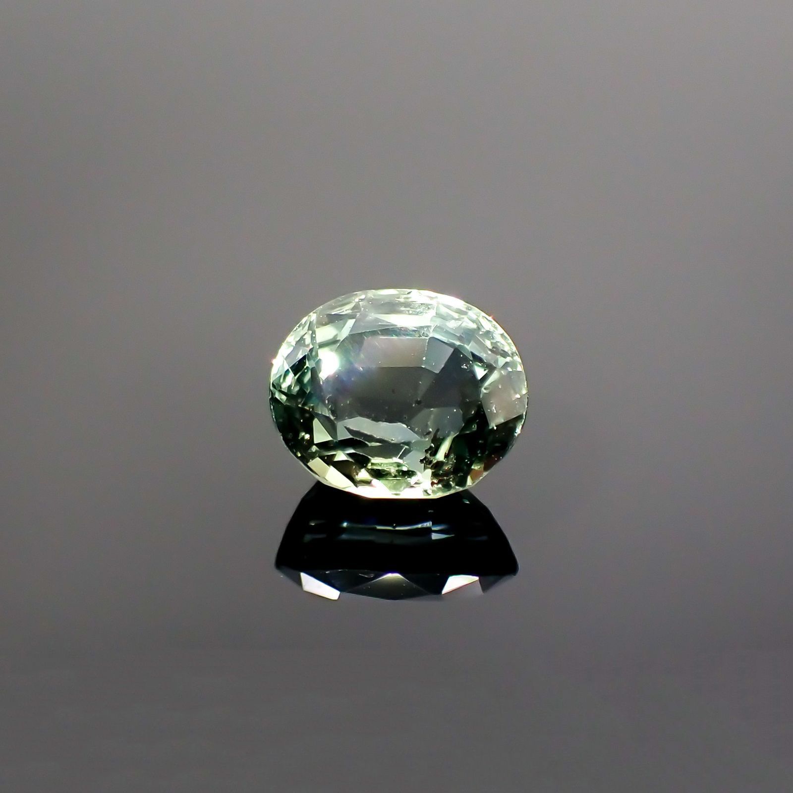 サファイア(宝石名サファイア) マダガスカル/スリランカ産 ソ付(彩珠) 1.633ct / 7x6mm前後 [260112471]