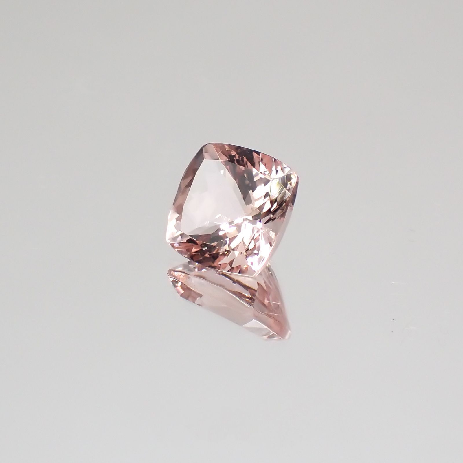 モルガナイト(宝石名モルガナイト) ナイジェリア産 1.626ct ソ付(日独)[210510839]7.2×7.2mm前後