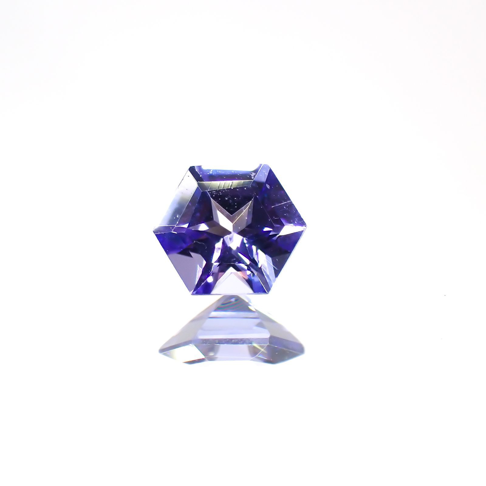 ◇ヘキサゴンカット◇タンザナイト(宝石名タンザナイト)タンザニア産 0.27ct 識別済[220113852]4.1x4mm前後