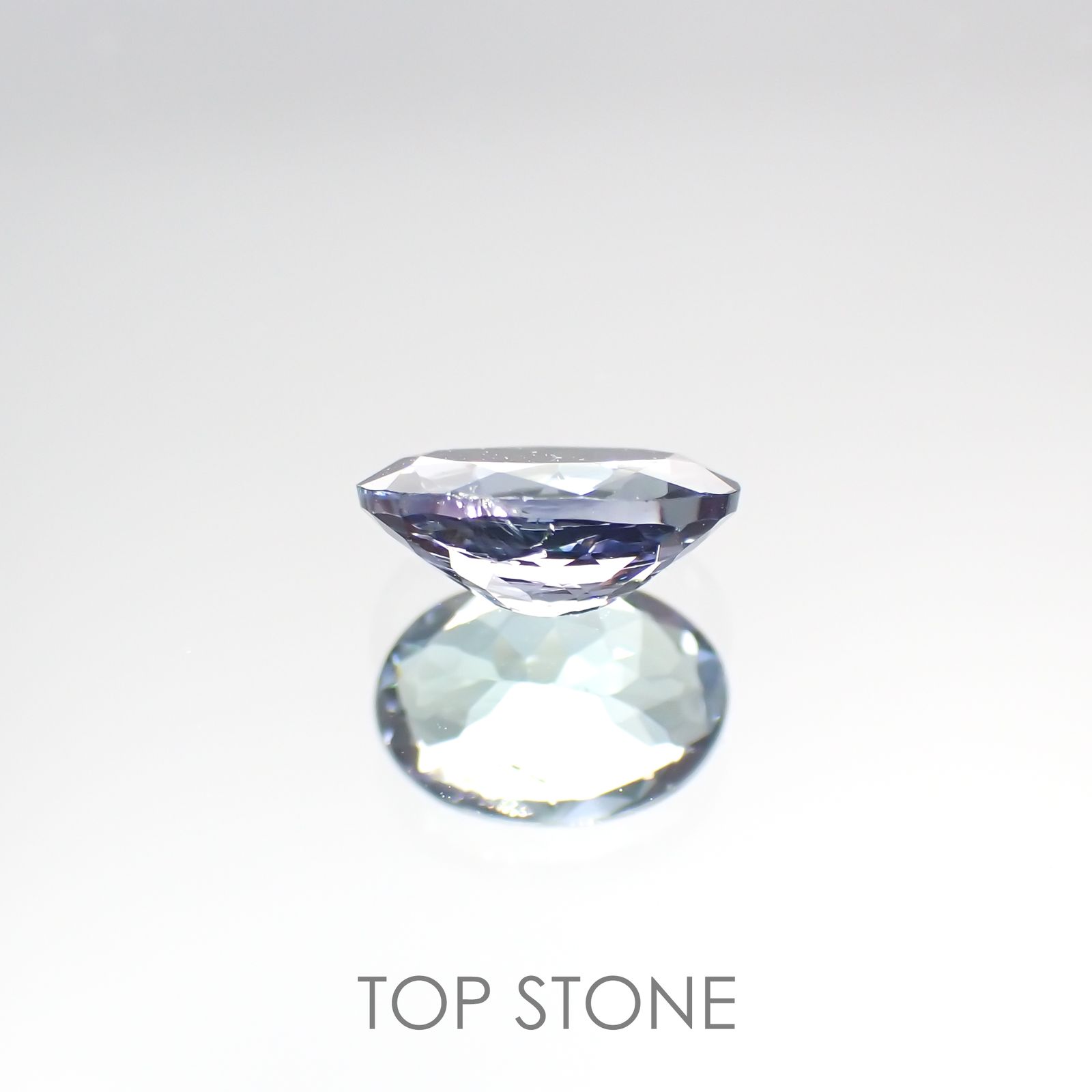 バイカラータンザナイト(ゾイサイト) タンザニア産 ルース 0.76ct[210812649]7.1×5mm前後