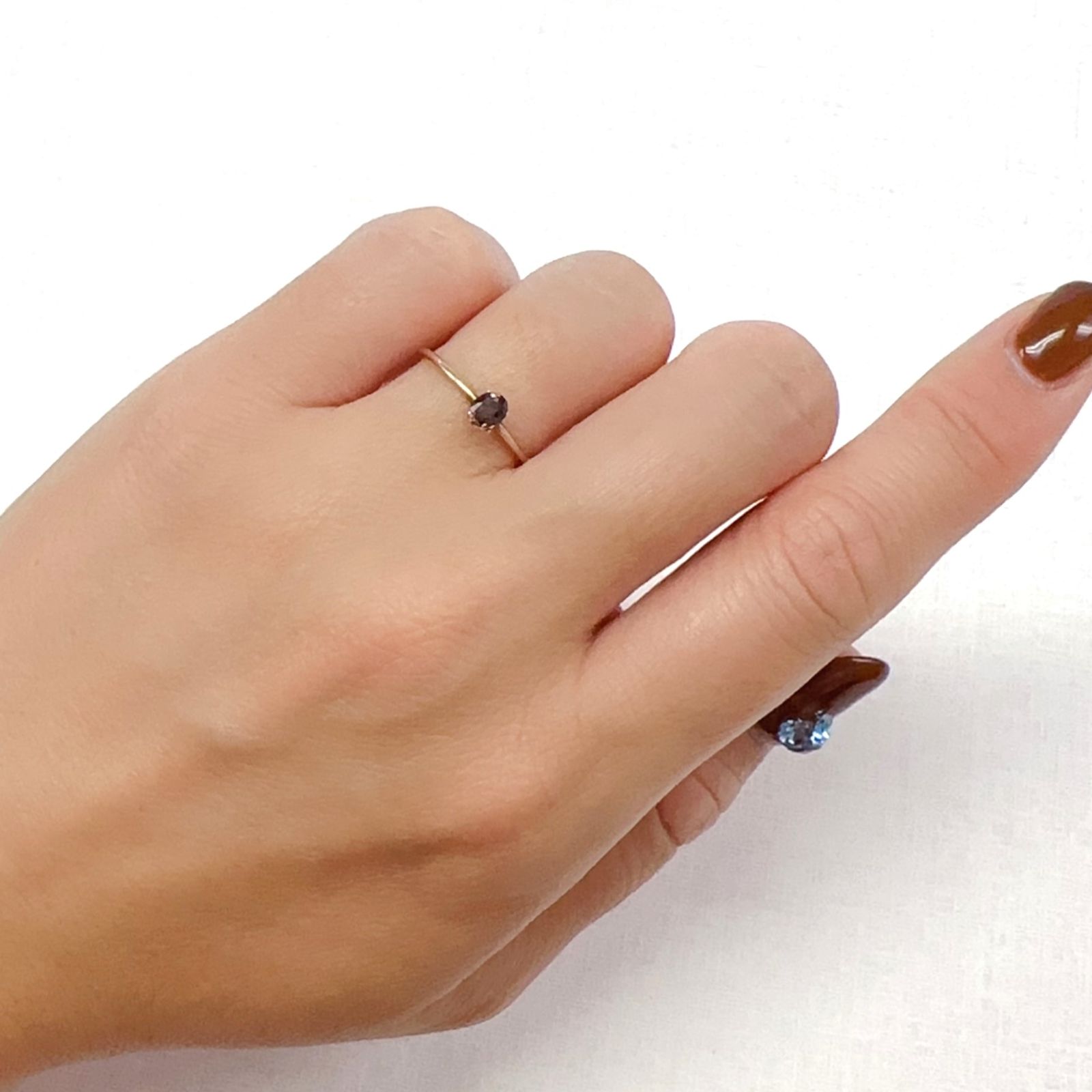 カラーチェンジサファイア 非加熱(宝石名サファイア)タンザニア産 0.38ct 識別済[231023982]4.3x3.5mm前後