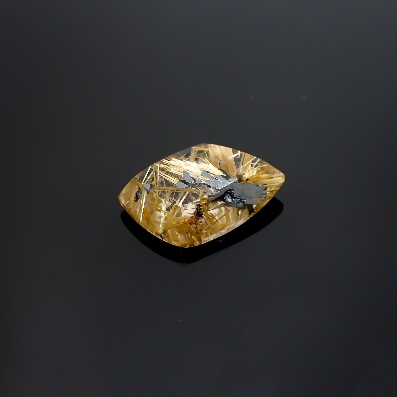 ◇カスタムカット◇太陽ルチルクォーツ ブラジル産 11.84ct[220716734]18.2x13.6mm前後