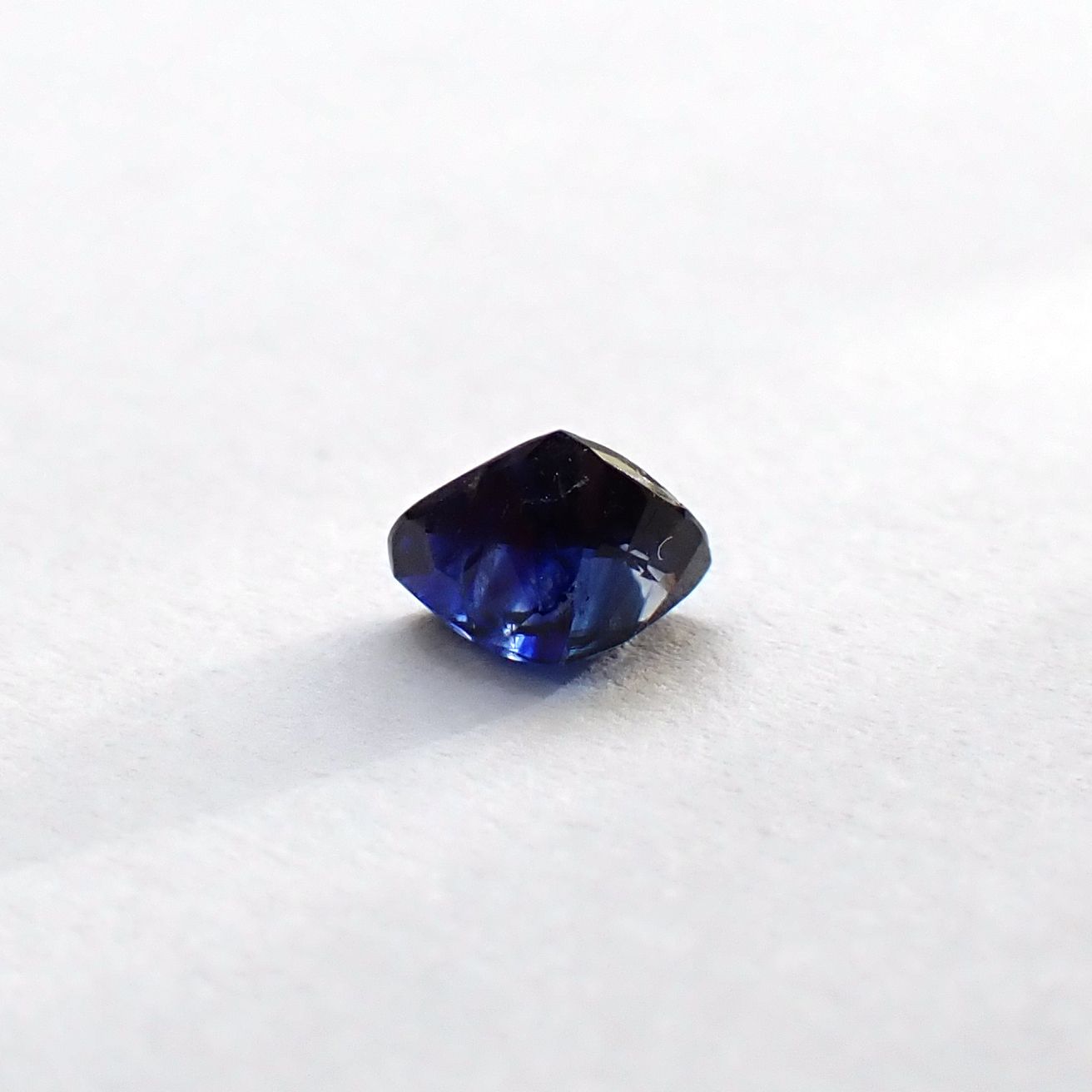 カシミールサファイア非加熱(宝石名サファイア)インド・カシミール地方産 GIA鑑付 0.47ct / 4.11x5.11mm前後 [260933202]