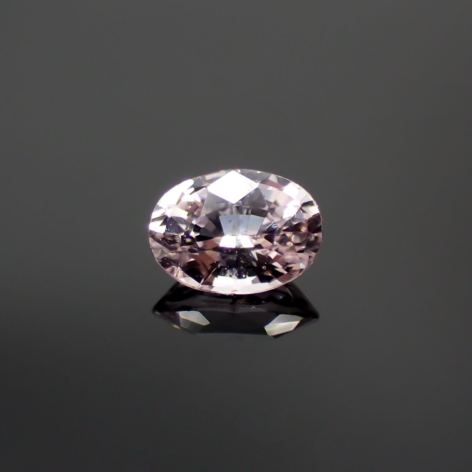 ピンクサファイア(宝石名ピンク・サファイア) マダガスカル/スリランカ産 0.56ct 識別済[210712559]5.5×4mm前後