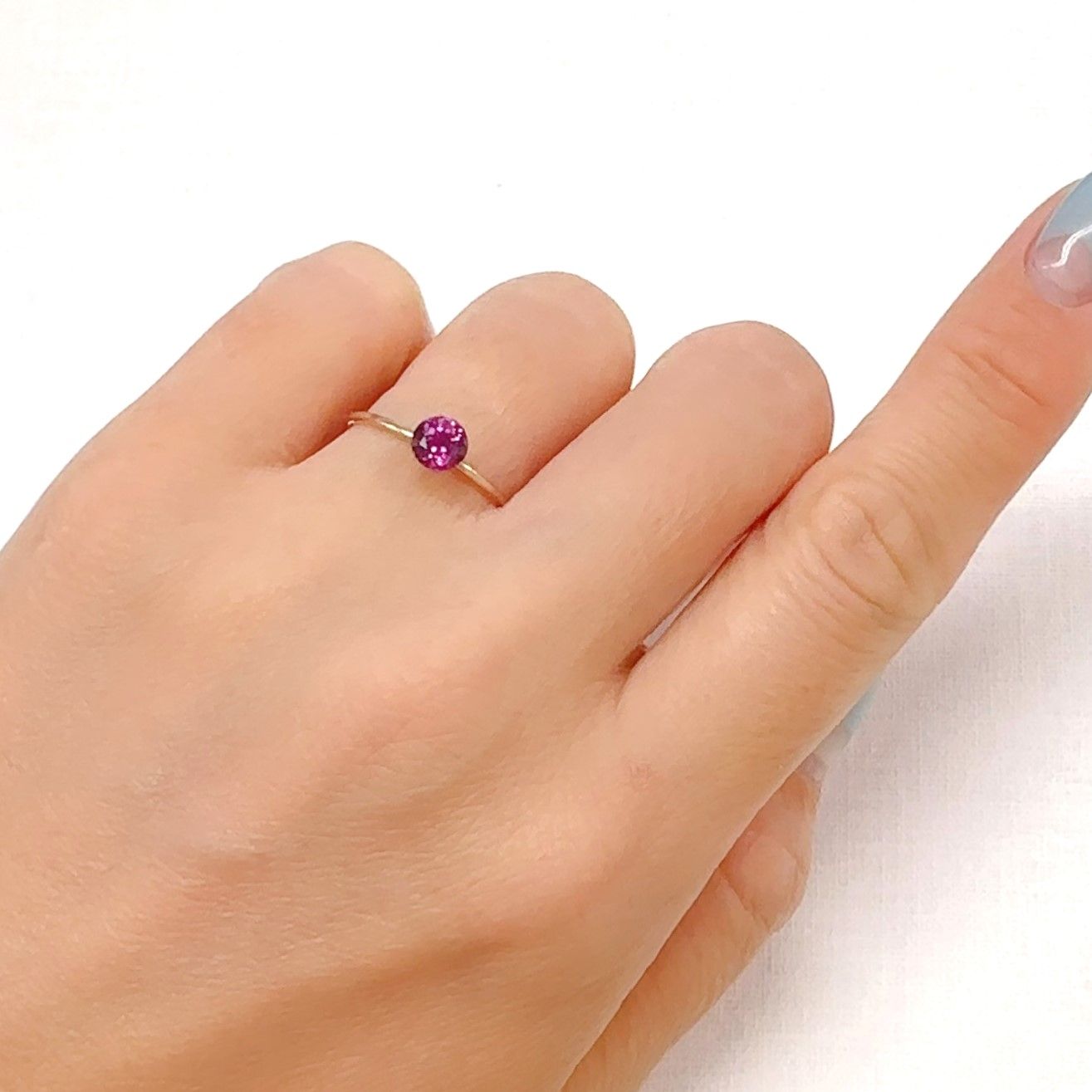 グレープガーネット(宝石名ガーネット)ブラジル産 0.67ct 識別済[250928712]5.1x5.1mm前後