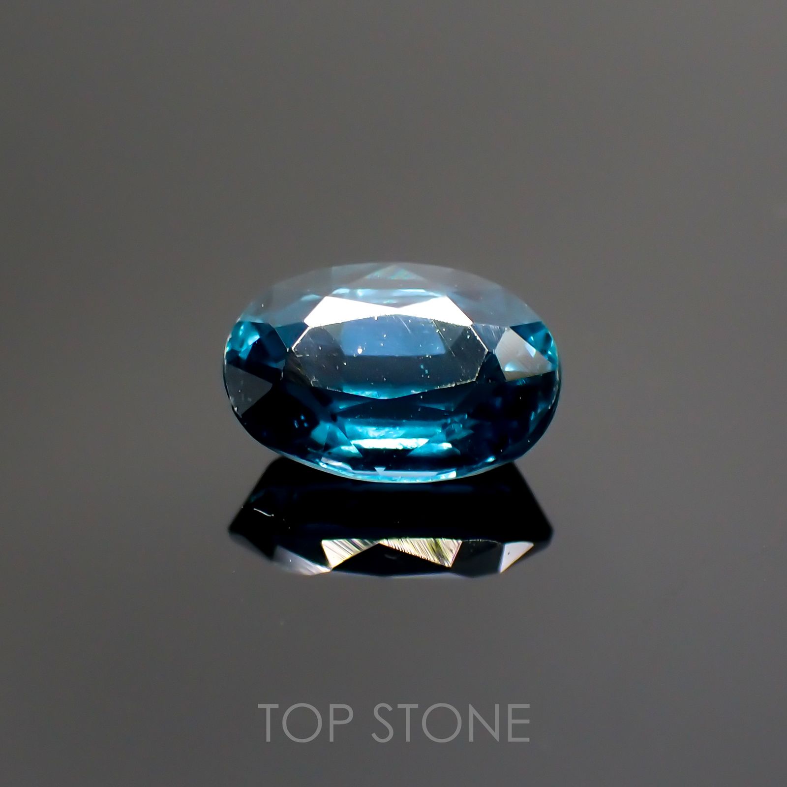 オーシャンブルーカイヤナイト(宝石名カイヤナイト) インド産 0.66ct 識別済[210711424]6.2×4.1mm前後