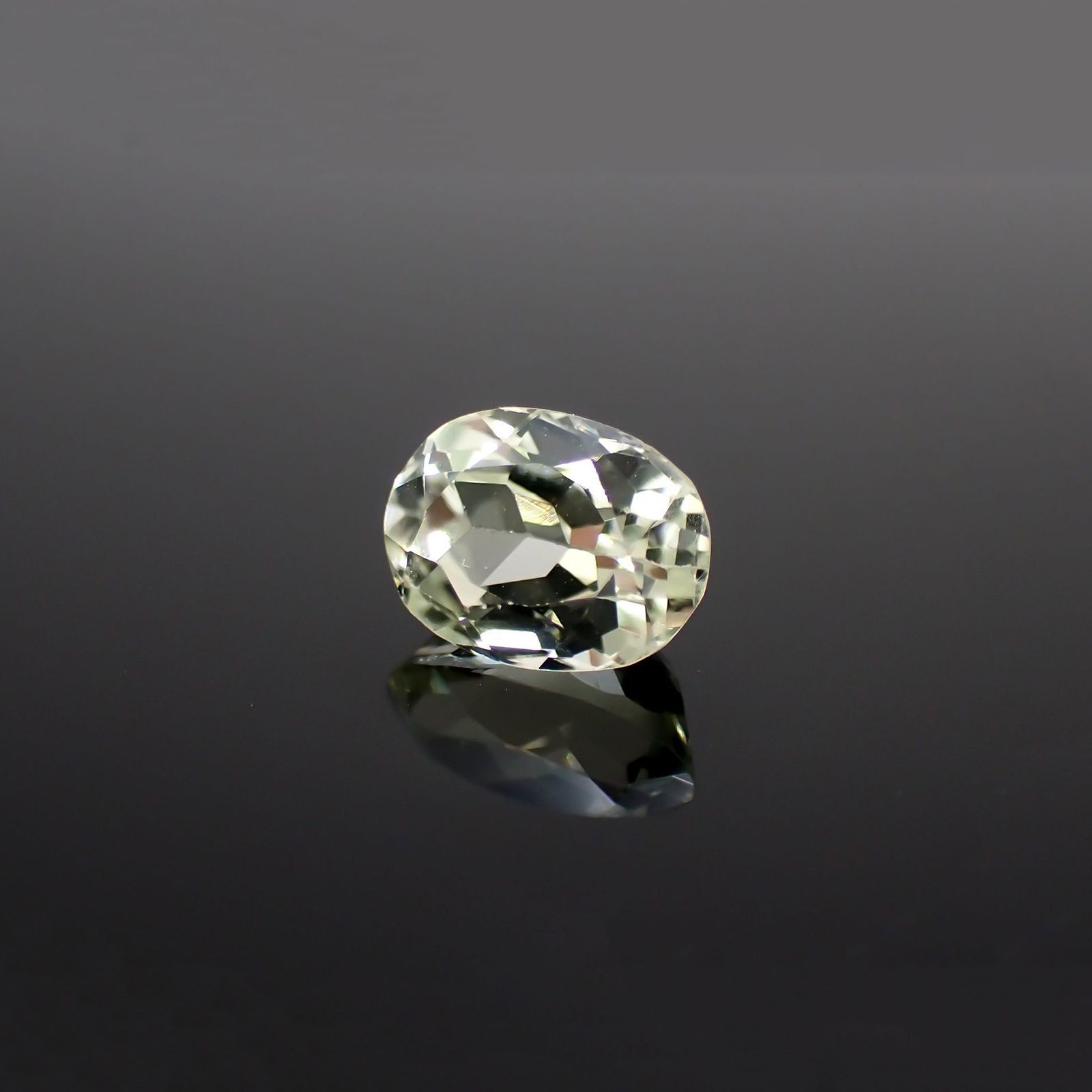 シリマナイト(宝石名シリマナイト)インド産 識別済 1.65ct / 7.9x5.9mm前後 [211113697]