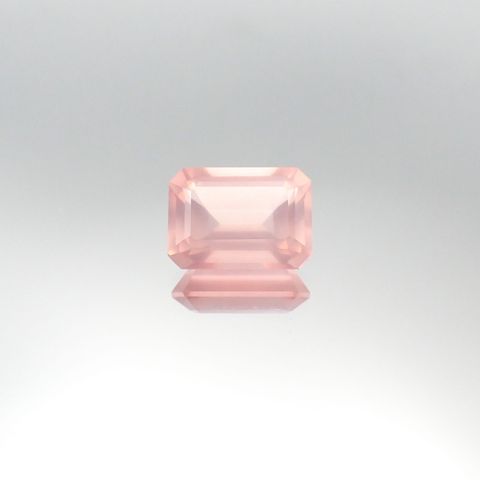 ディープローズクォーツ(宝石名ローズ・クォーツ)モザンビーク産 2.56ct 識別済[230622420]9.9x7.1mm前後