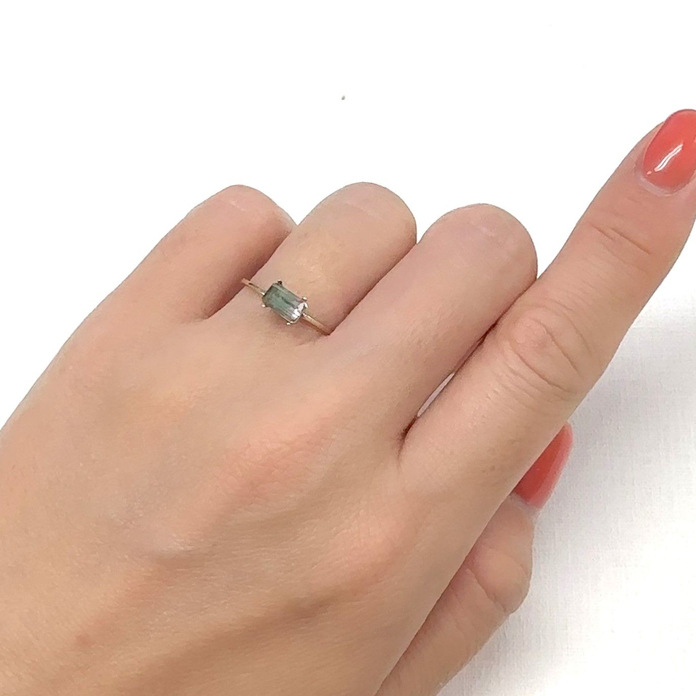 バイカラートルマリン アフガニスタン産 0.73ct[240929143]6.4x3.7mm前後