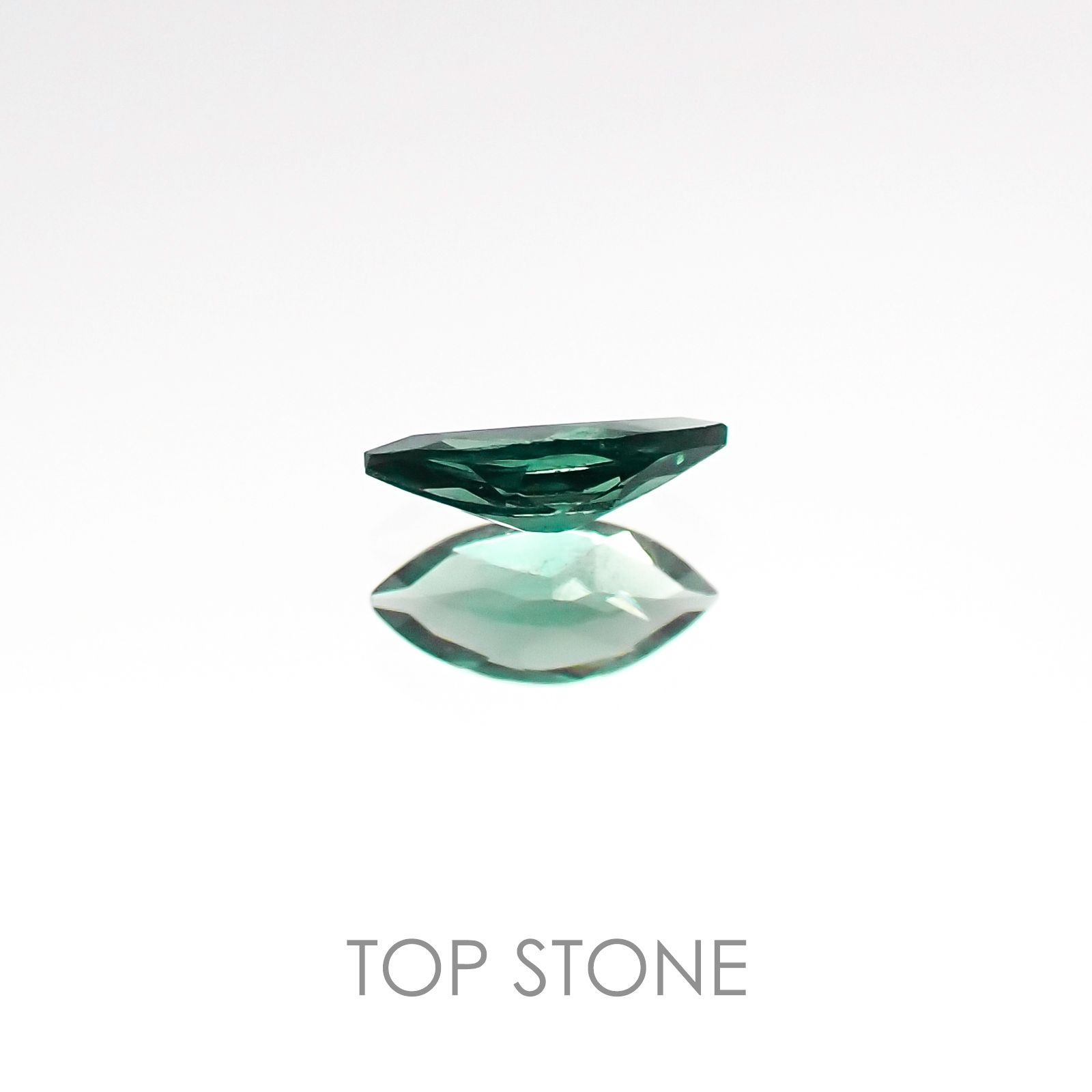 カラーチェンジガーネット(アレキタイプ) マダガスカル・ベキリー産 ルース 0.133ct[20106599]5.1×2.5mm前後