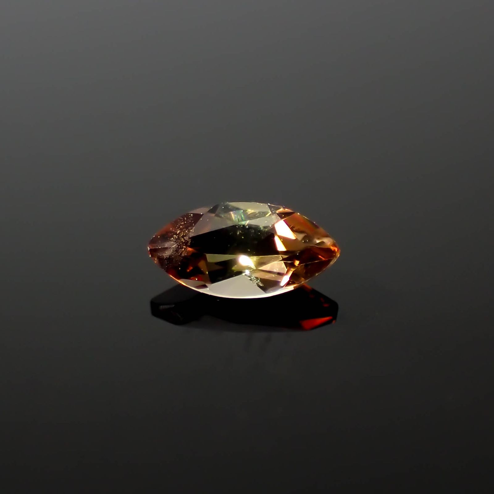 アンダリュサイト(宝石名アンダリュサイト)スリランカ/マダガスカル産 0.14ct 識別済[240226122]5x2.5mm前後