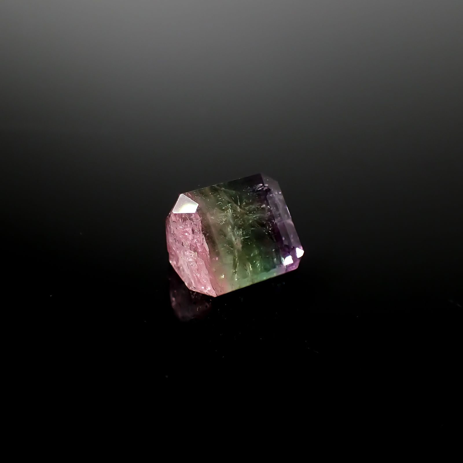 パーティカラートルマリン アフガニスタン産 4.59ct [241029398]9.7x8.4mm前後