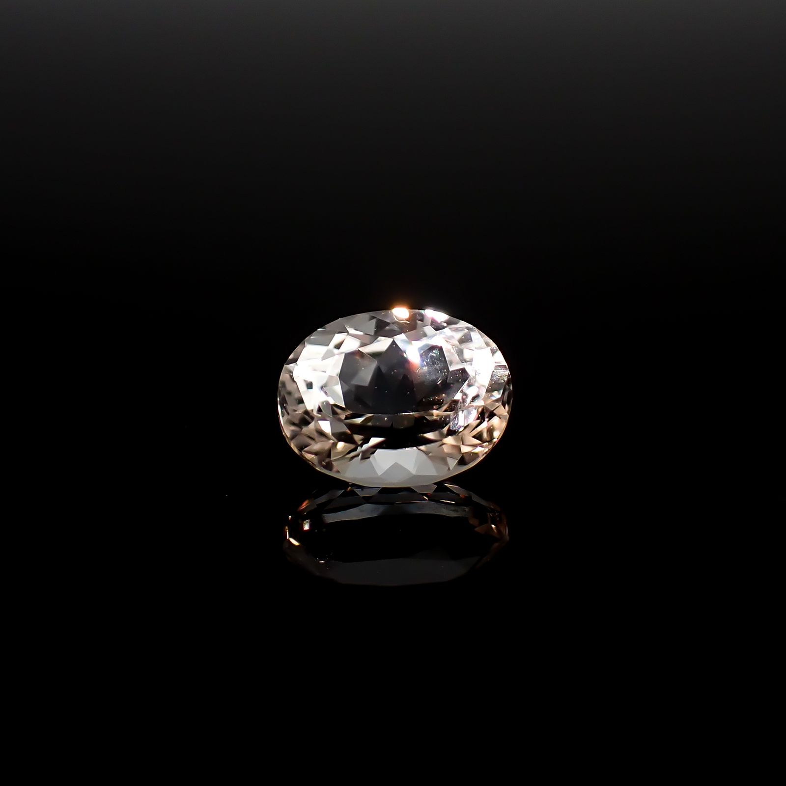 フェナカイト ロシア・マリシェボ鉱山産 1.31ct / 7.6x6mm前後 [260632429]