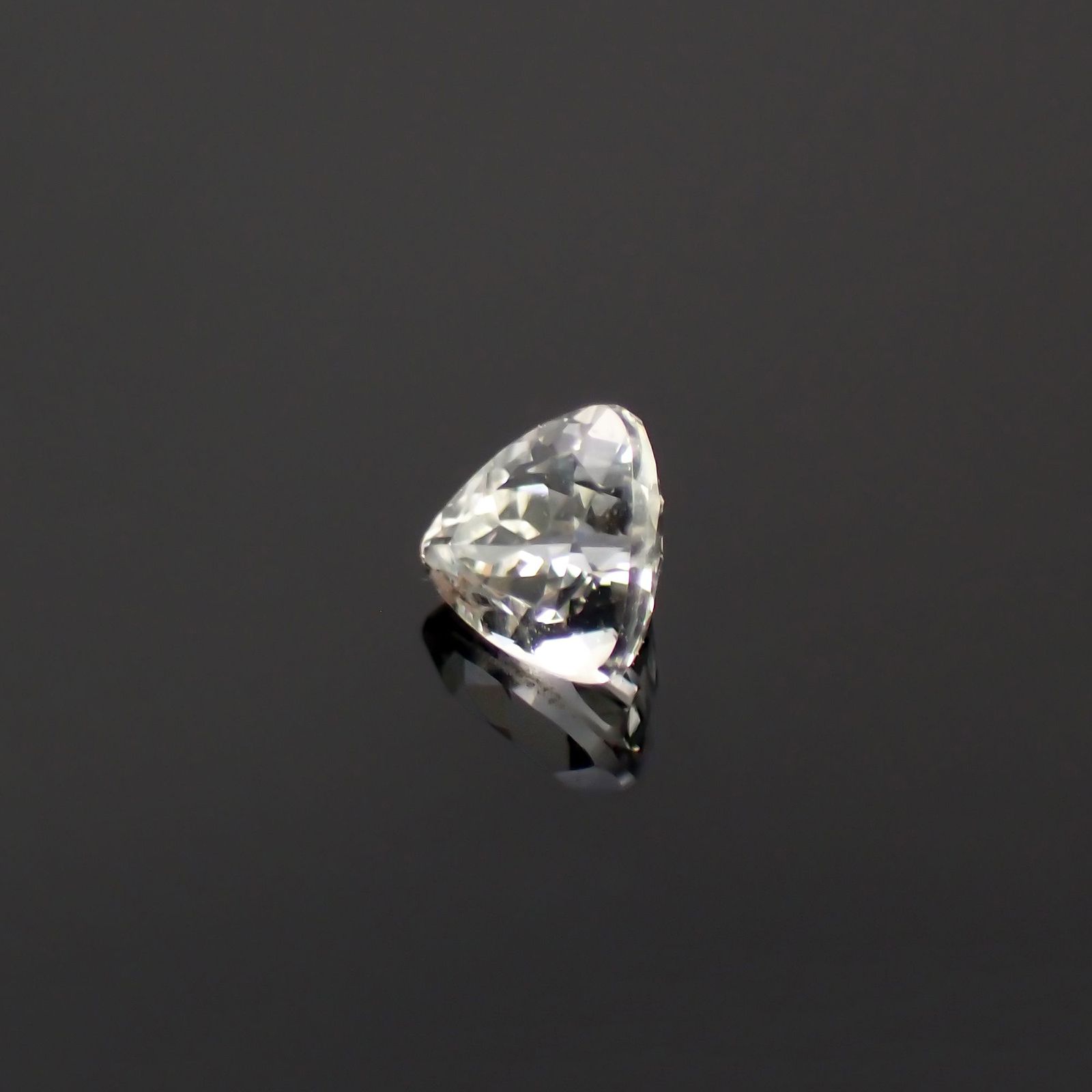 リューコガーネット ビルマ産 0.31ct [230923367]3.9x3.9mm前後