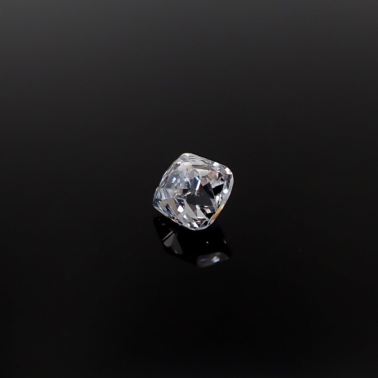 ◇オールドマインカット◇ダイヤモンド I1-SI2/F 0.079ct[231023631]2.3x2.2mm前後
