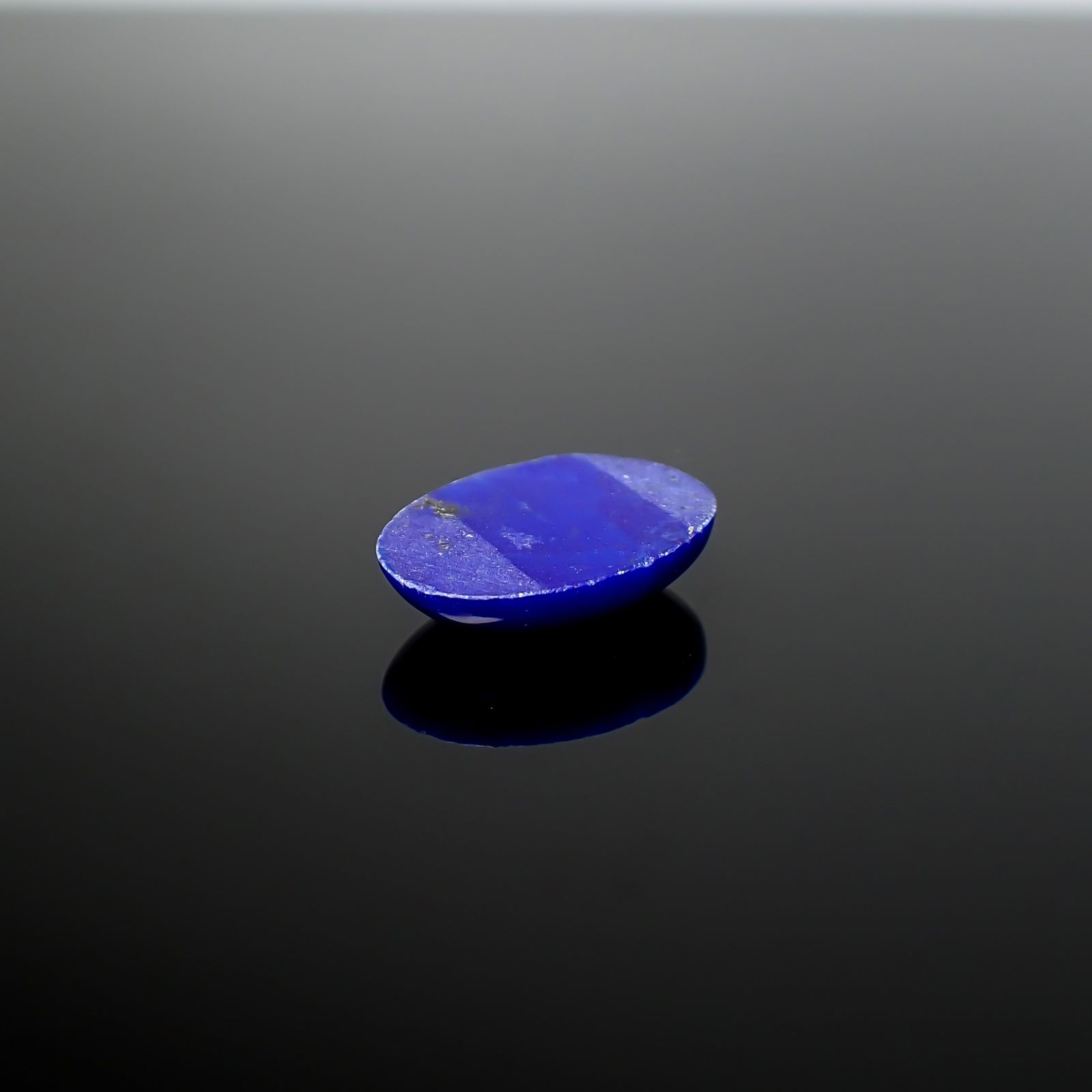 ラピスラズリ アフガニスタン産 8.55ct / 18.1x12.6mm前後 [260832891]
