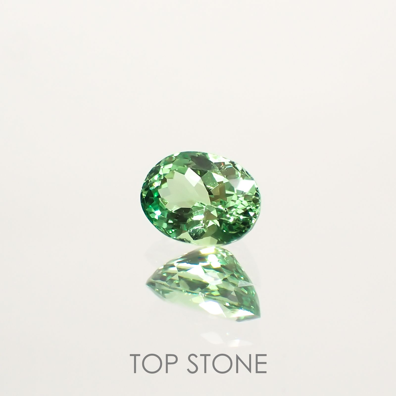 ミントガーネット(宝石名グリーン グロッシュラー・ガーネット) タンザニア産 0.52ct 識別済[210711925]5×4mm前後