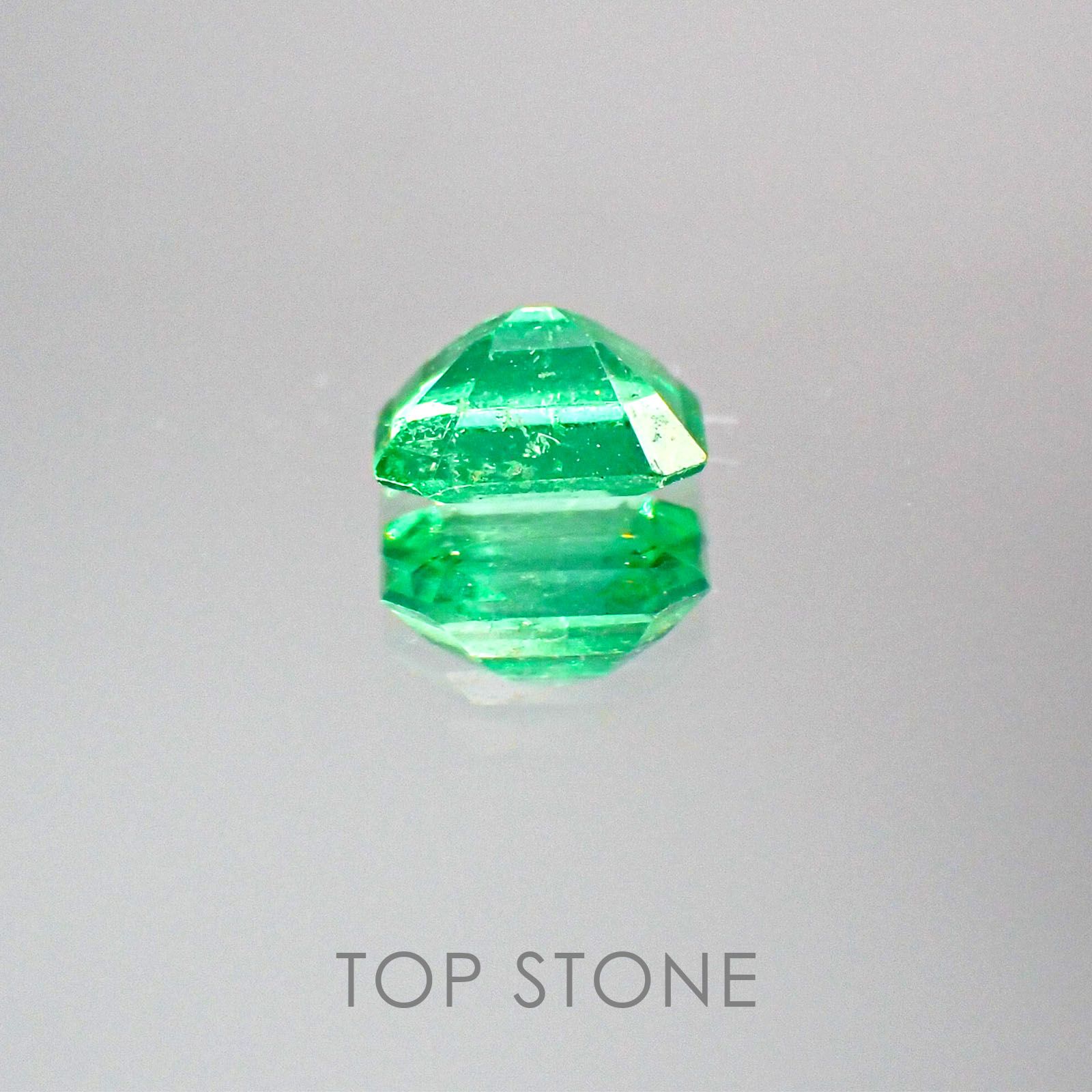 エメラルド コロンビア産 ルース 0.27ct[20042278]4.4×3.5mm前後