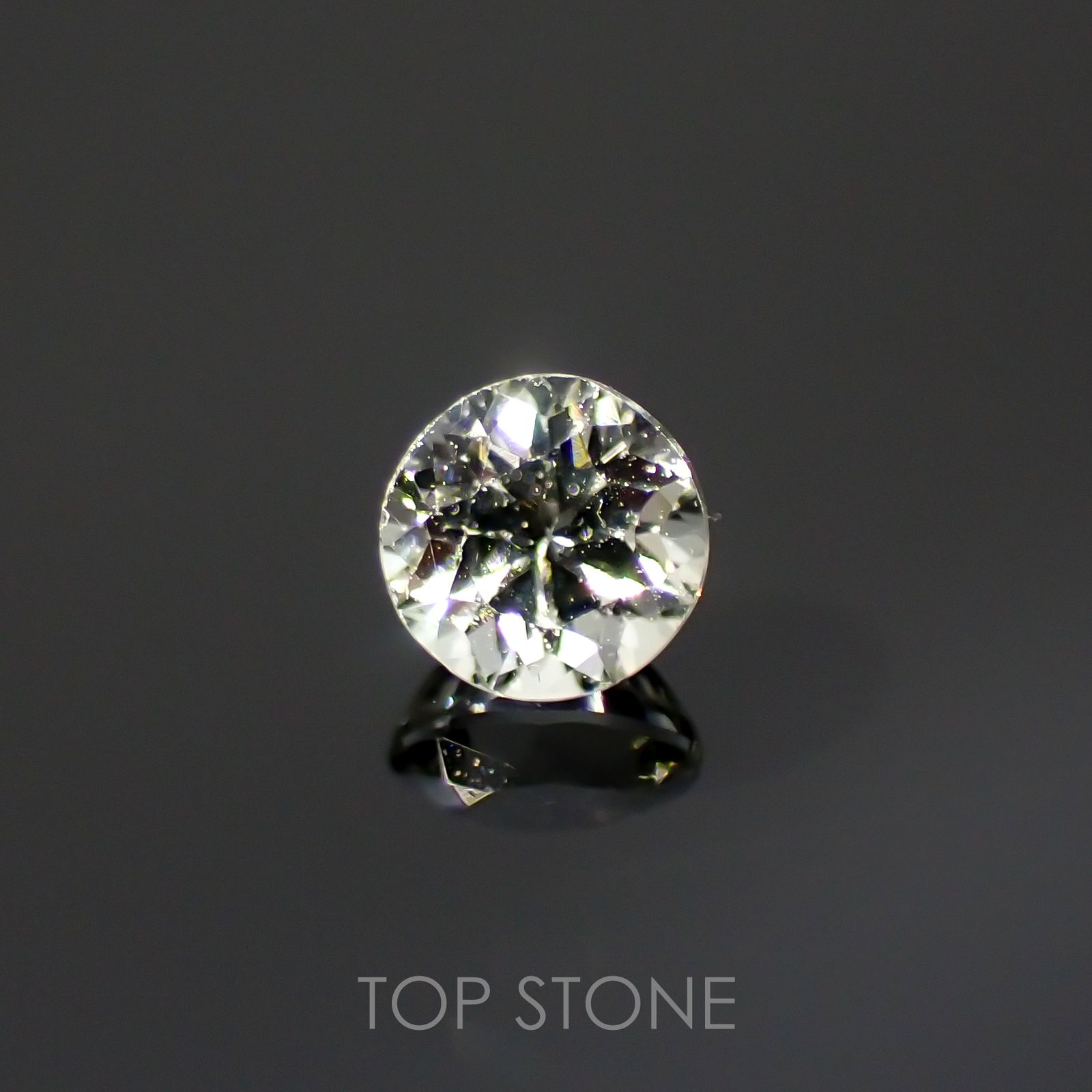 リューコガーネット(宝石名ホワイト グロッシュラー・ガーネット)ビルマ産 0.20ct 識別済[220115438]3.2x3.2mm前後