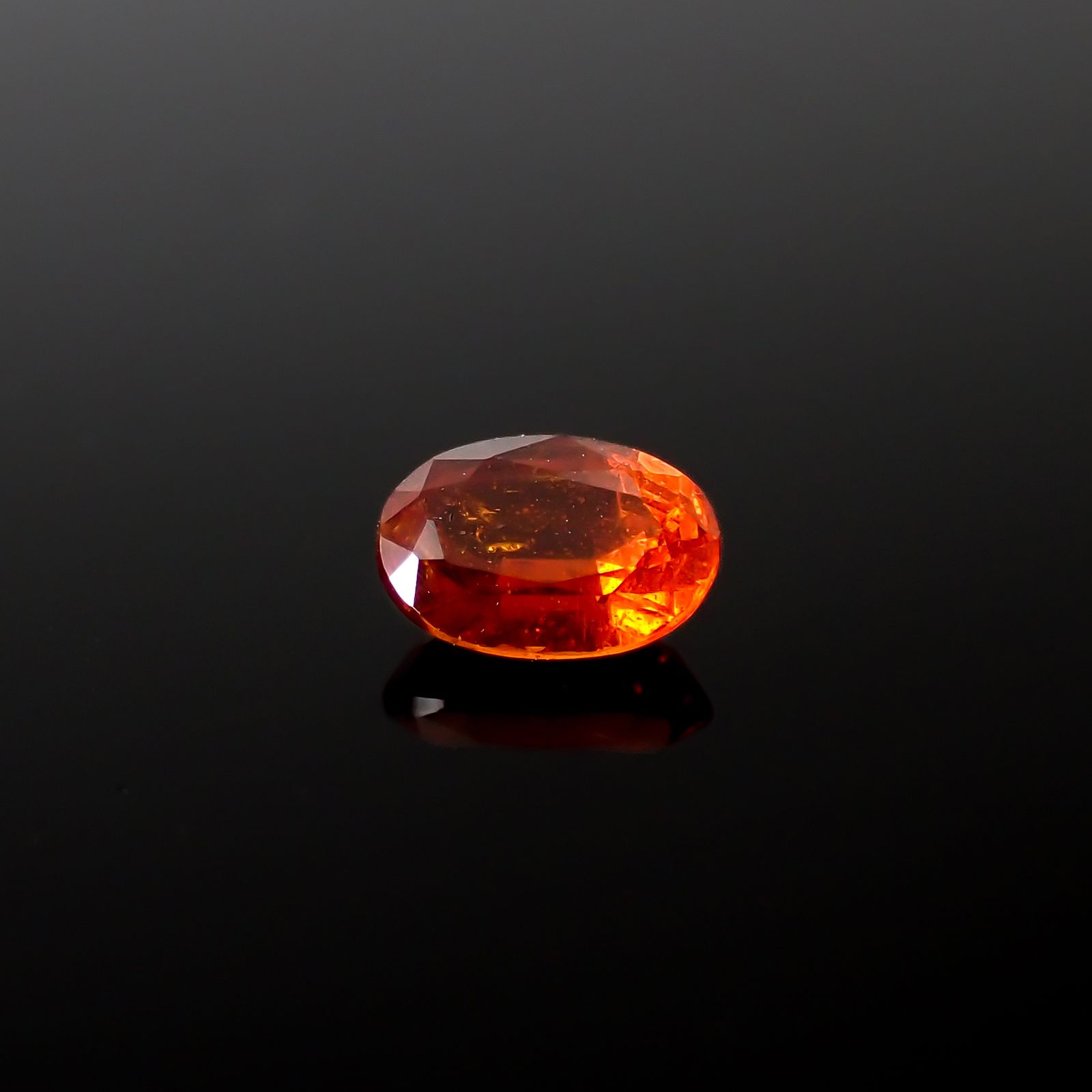 オレンジカイヤナイト ネパール産 0.59ct[240326700]5.8x4.1mm前後