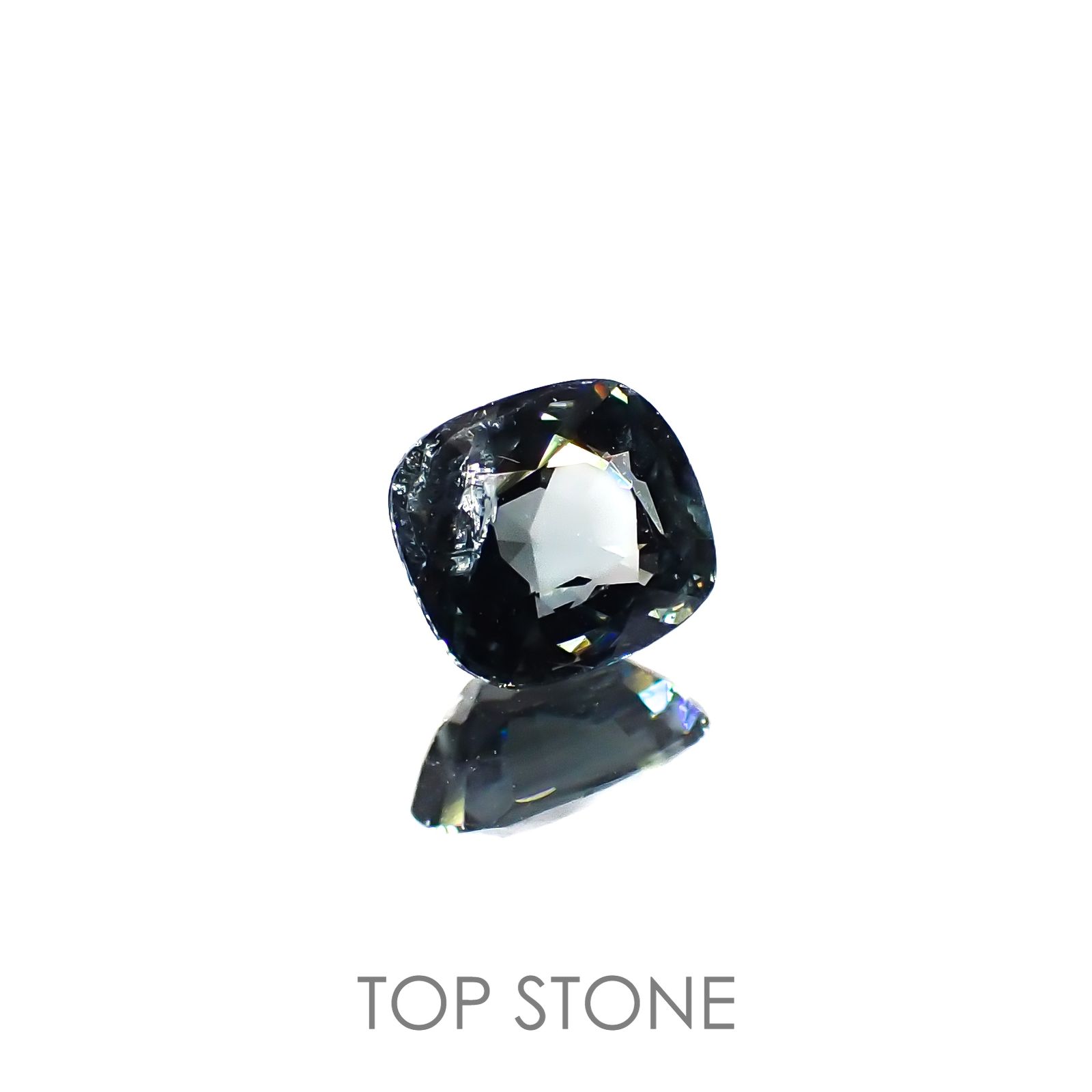 グレースピネル(宝石名スピネル)ビルマ/マダガスカル産 0.79ct 識別済[220716818]5.8x5.1mm前後
