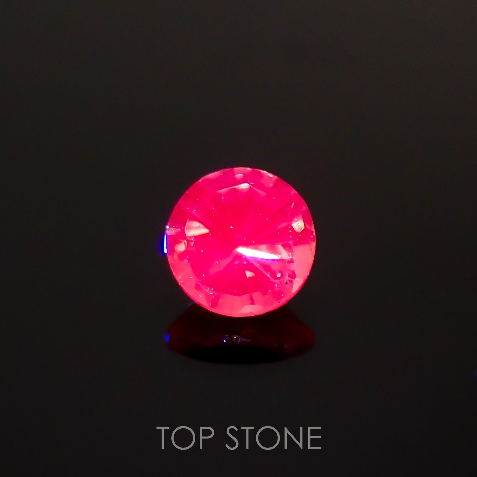 ホットピンクスピネル タンザニア産 0.12ct[221018296]2.9x2.9mm前後