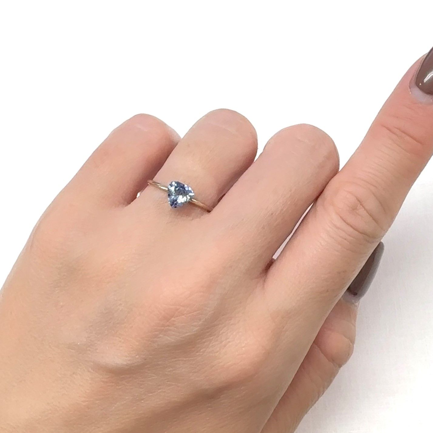 ◇カスタムカット◇バイカラータンザナイト 非加熱 タンザニア産 0.77ct [241029372]6x6mm前後