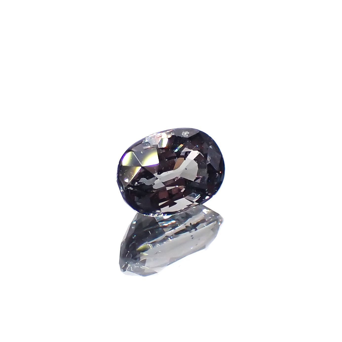 ベキリーブルーガーネット（カラーチェンジガーネット アレキタイプ）(宝石名ガーネット)マダガスカル・ベキリー産 1.32ct 識別済[231224530]7.4x4.9mm前後