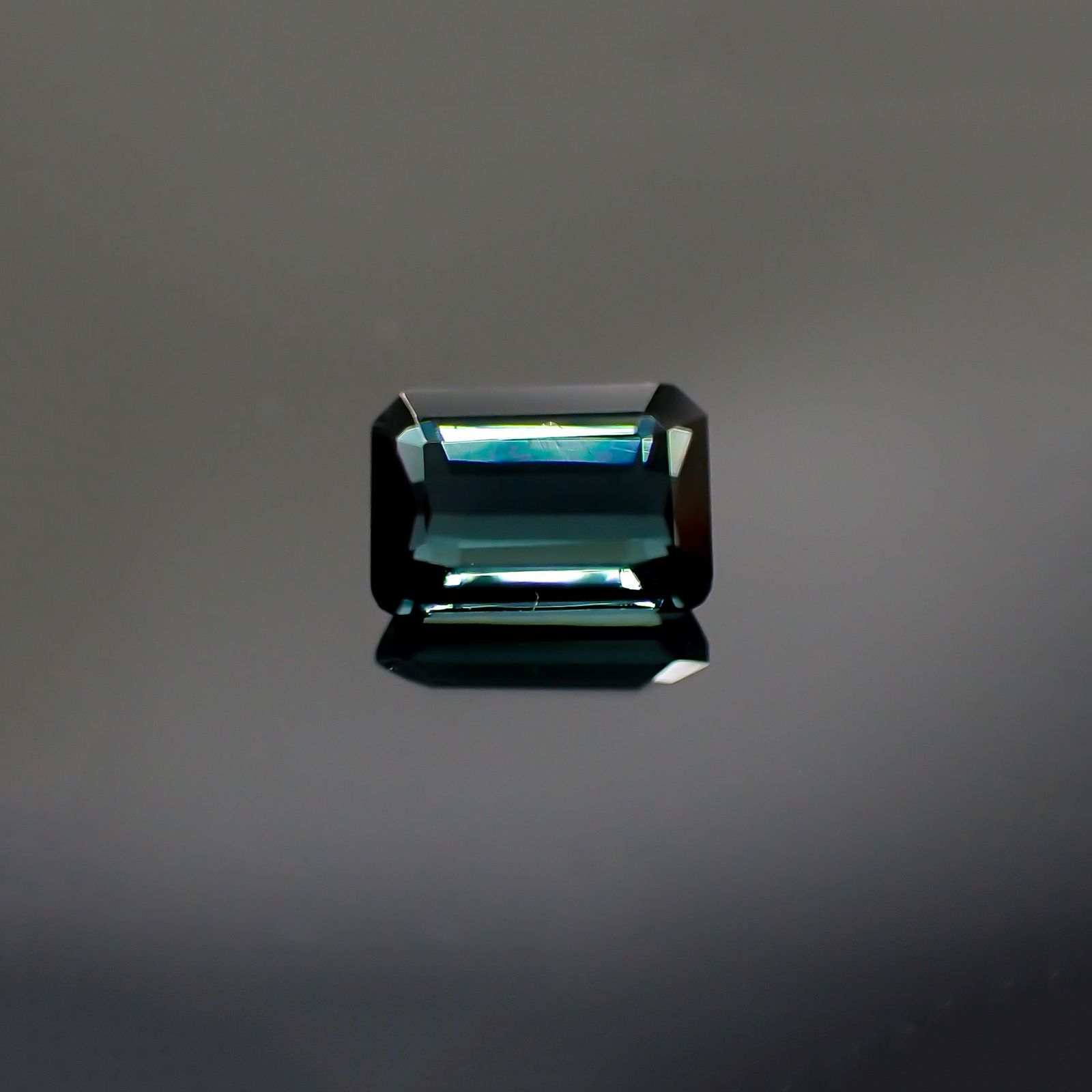 ブルートルマリン(宝石名ブルー・トルマリン) ナイジェリア/ブラジル産 1.13ct 識別済[211013593]7.4×5mm前後