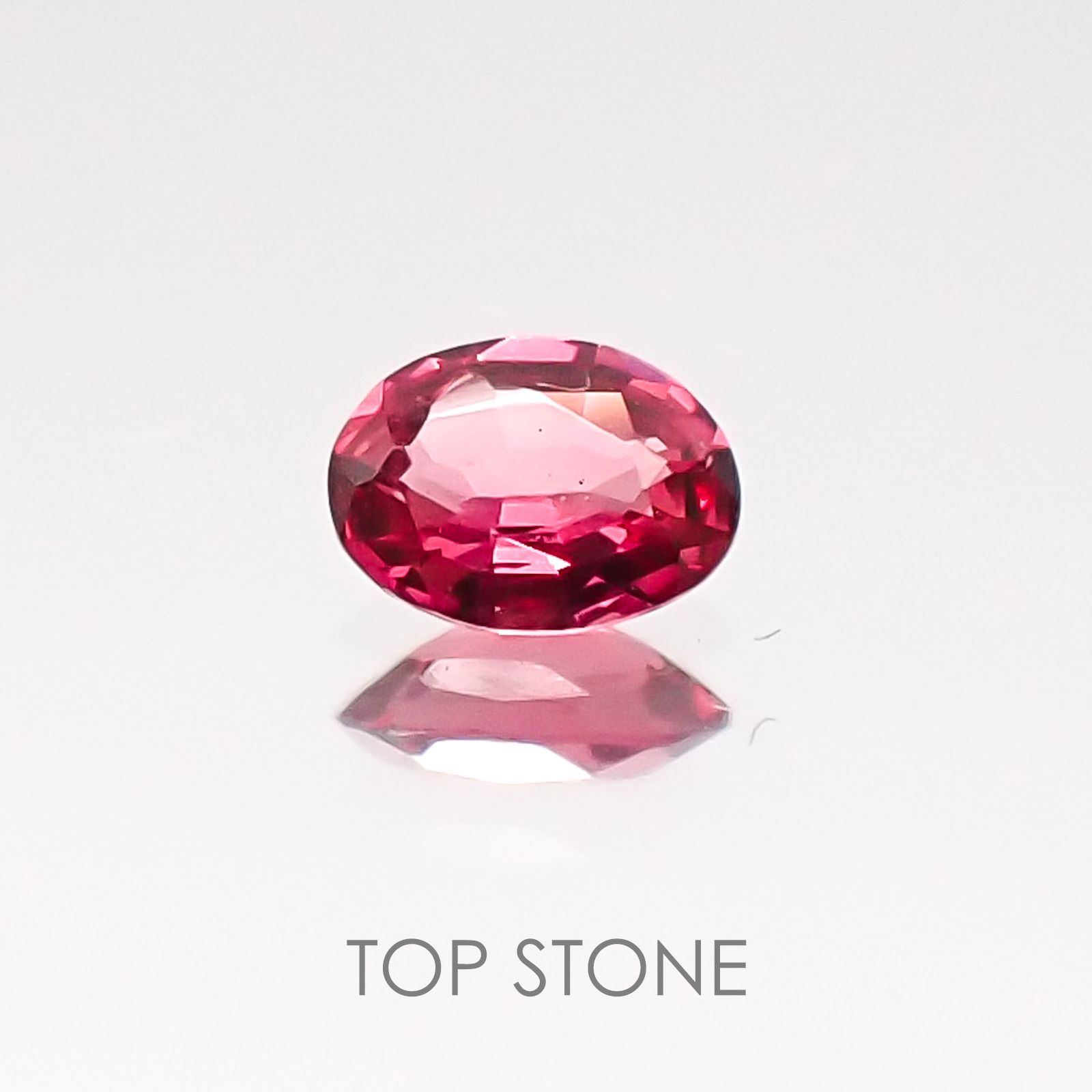 レッドスピネル タンザニア産 ルース 0.16ct[20117694]4.1×3mm前後