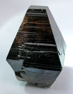 アナテースの八面体結晶（Wikimedia Commonsより）