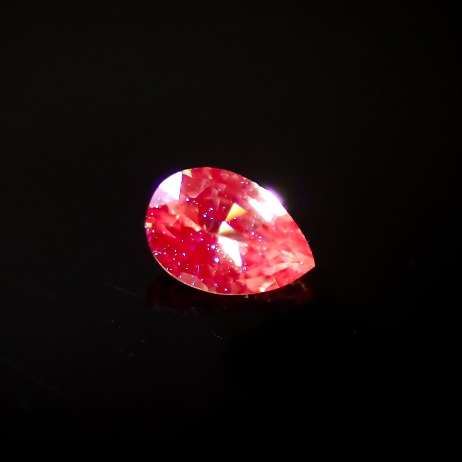 パパラチャサファイア(宝石名サファイア/別名パパラチャ・サファイア)スリランカ産 0.059ct ソ付(日独)[221219646]3.02x2.08mm前後