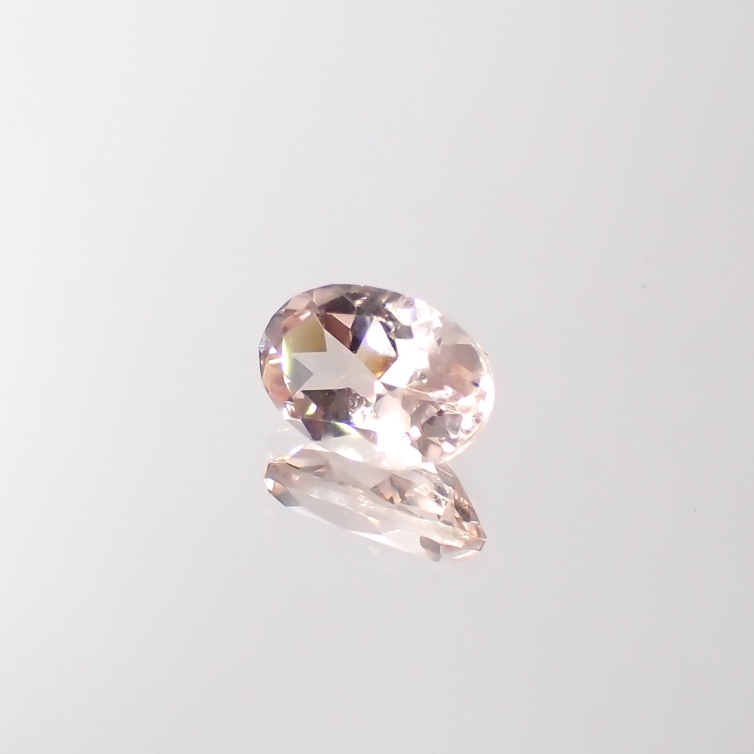 モルガナイト(宝石名モルガナイト)ナイジェリア産 0.73ct 識別済[230321164]7.2x4.9mm前後